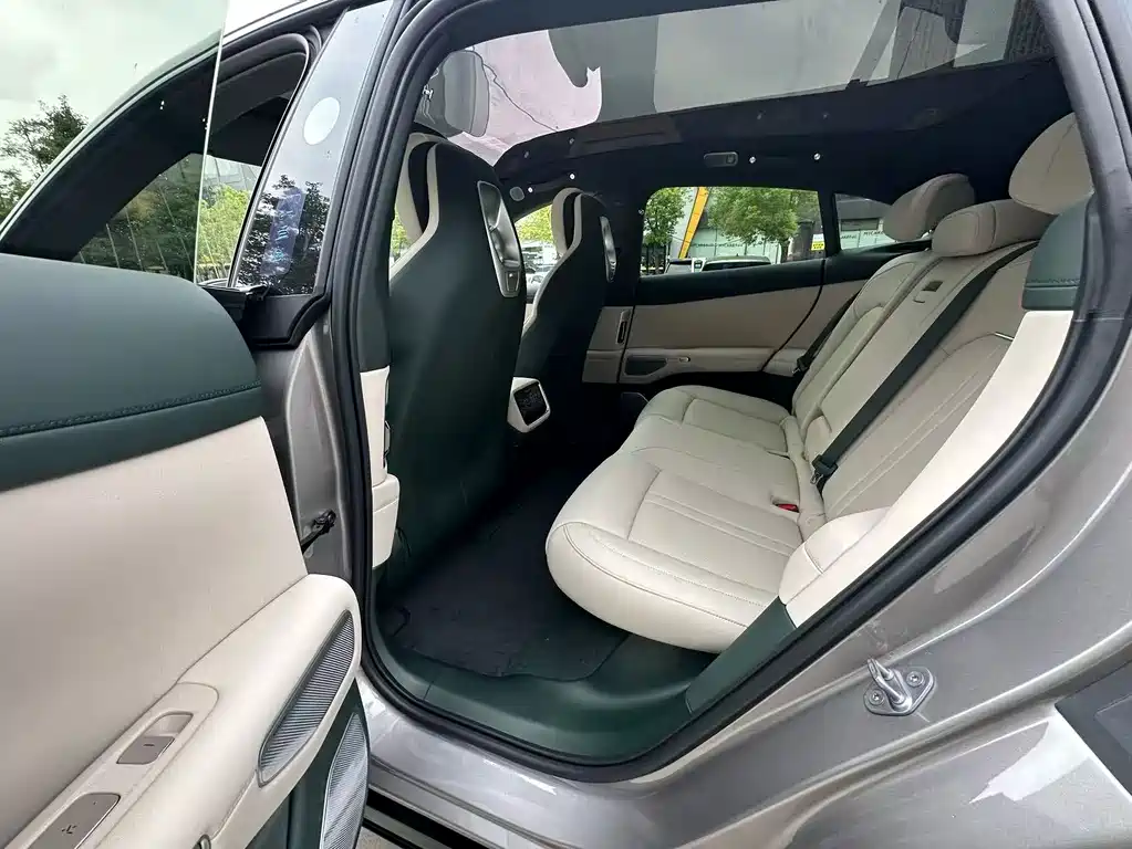 Xiaomi YU7 2025 Long Range RWD