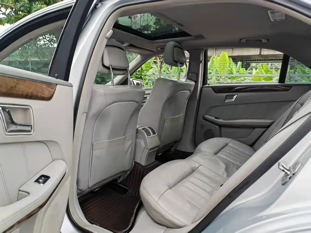 Mercedes-Benz E-Class 2010 E 200 CGI Elegance