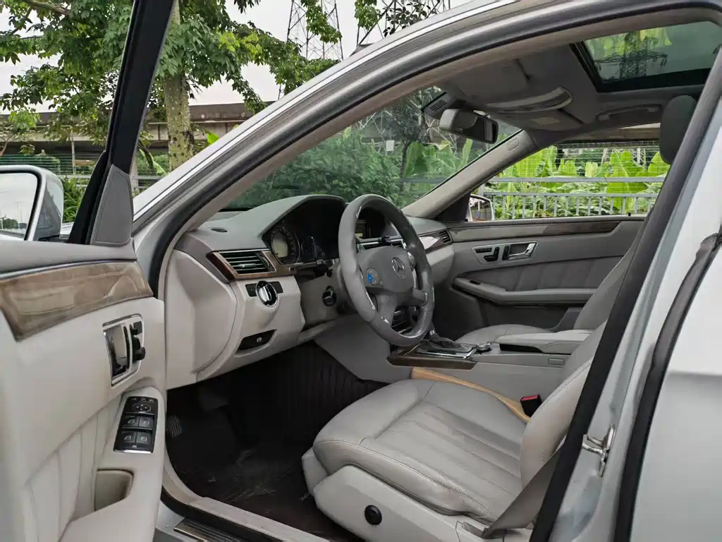 Mercedes-Benz E-Class 2010 E 200 CGI Elegance