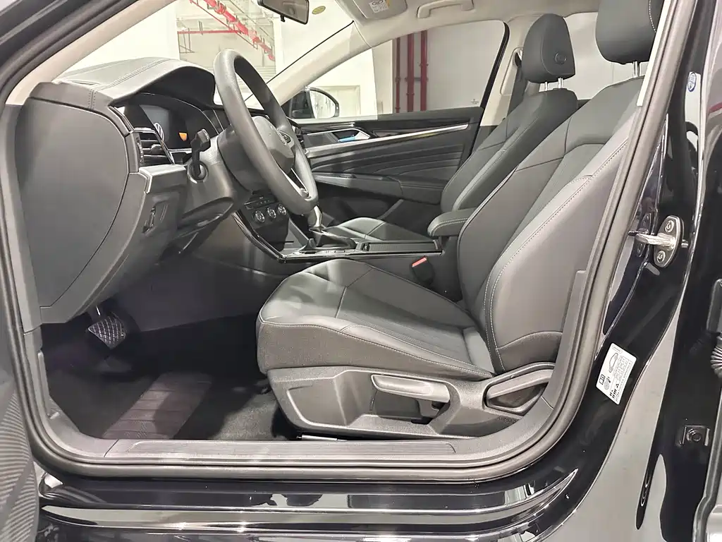 Volkswagen Passat 2024 280TSI Business Edition