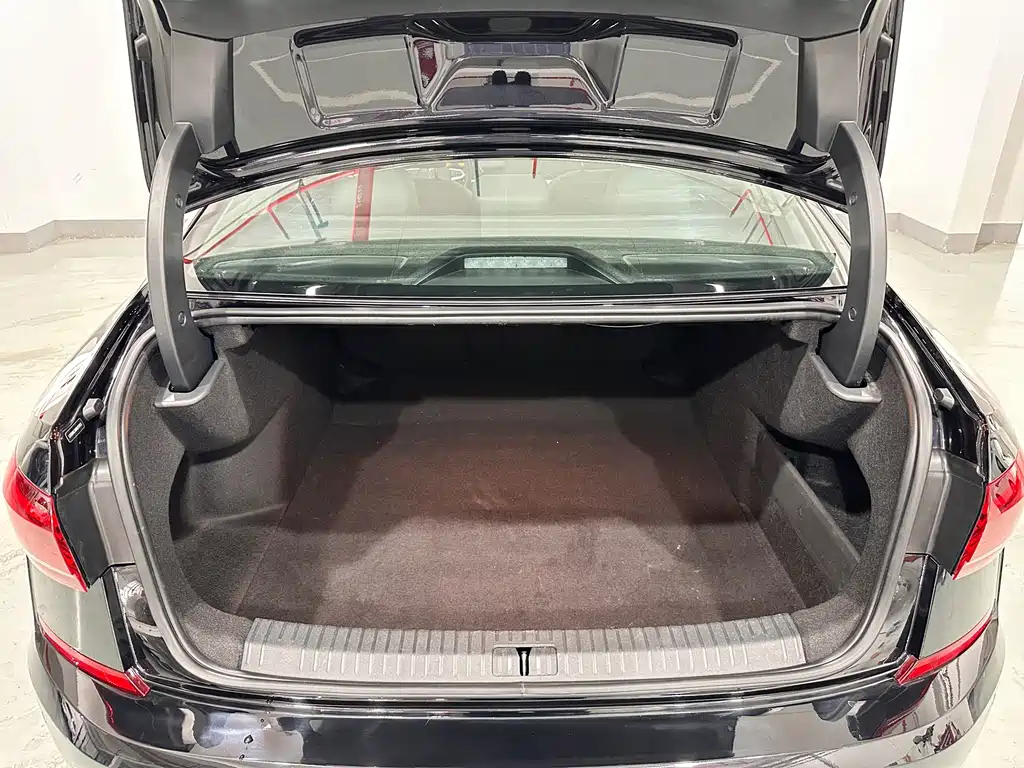 Volkswagen Passat 2024 280TSI Business Edition