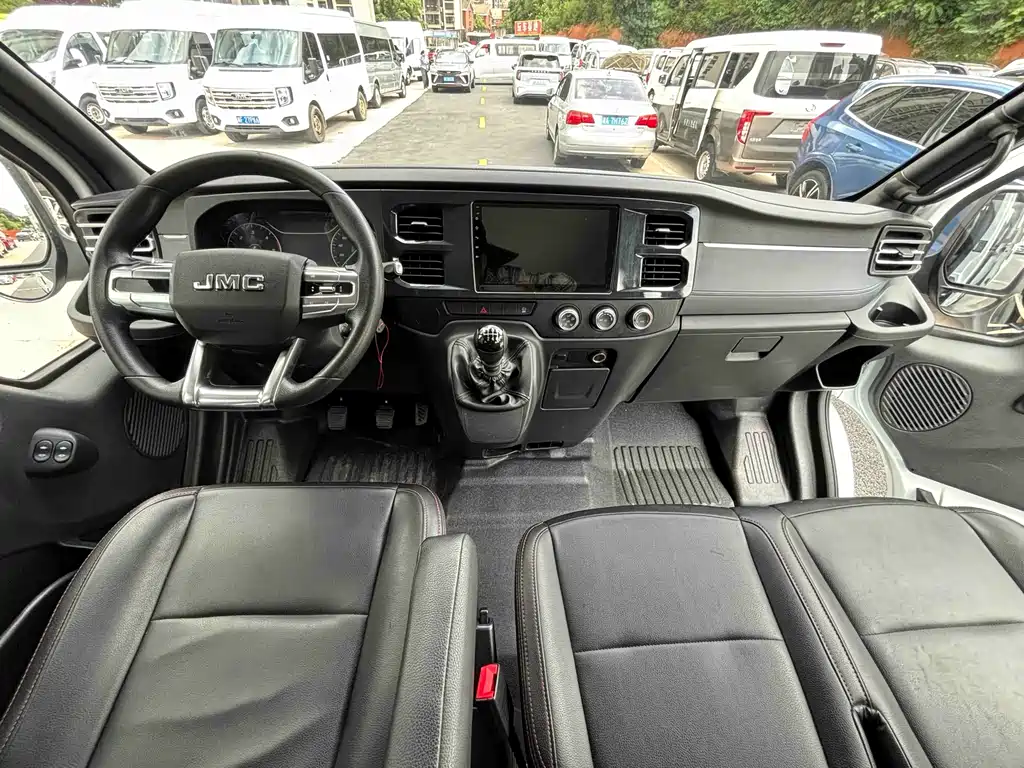 JMC Fushun 2023 2.0T Manual Short Wheelbase Medium Roof Commercial Multi-Purpose Vehicle 6-Seater