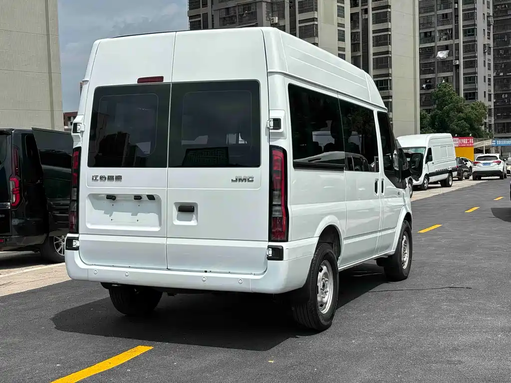 JMC Fushun 2023 2.0T Manual Short Wheelbase Medium Roof Commercial Multi-Purpose Vehicle 6-Seater