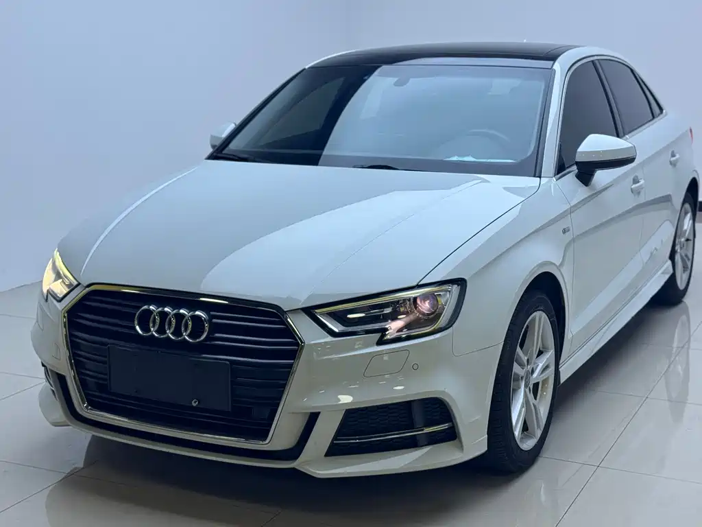 Audi A3 2018 30th Anniversary Edition Limousine 35 TFSI Fashion Edition