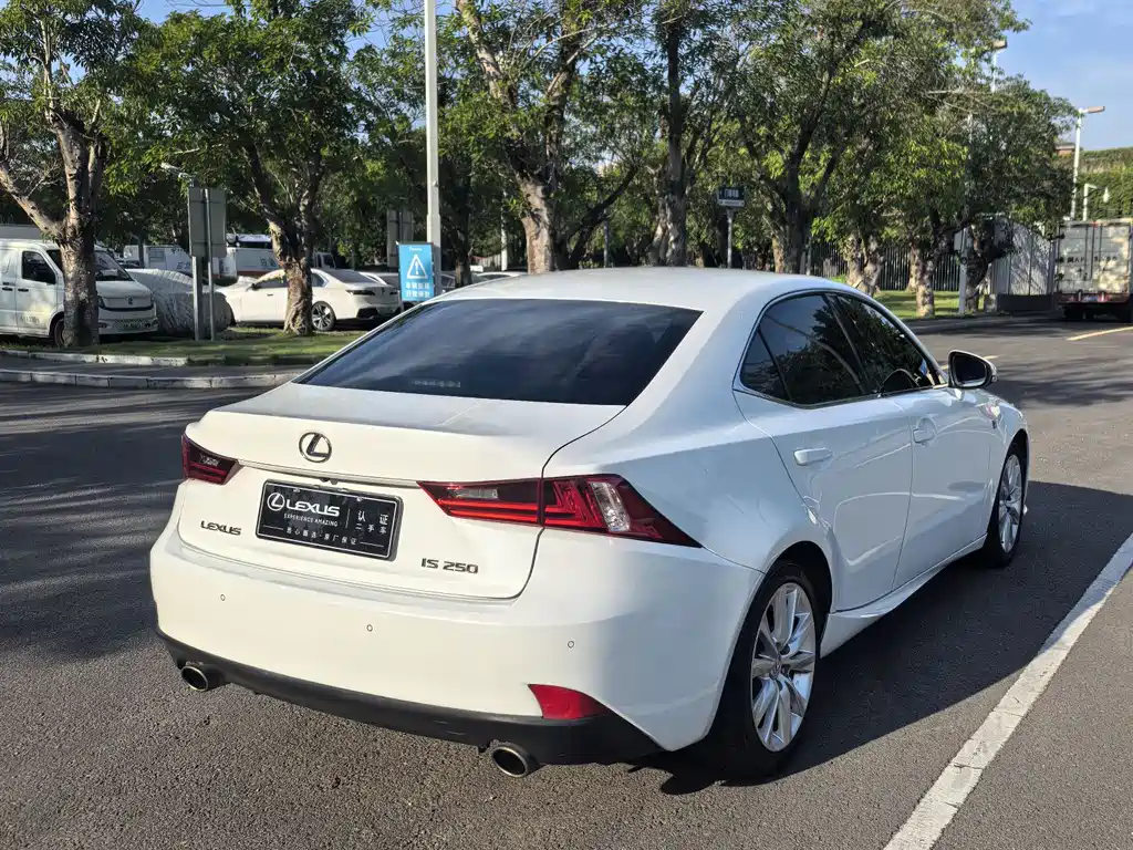 Lexus IS 250 F SPORT 2013