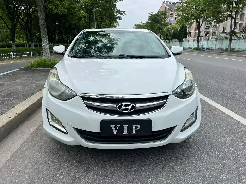 Elantra Langdong 2015 1.6L Automatic Leading Edition
