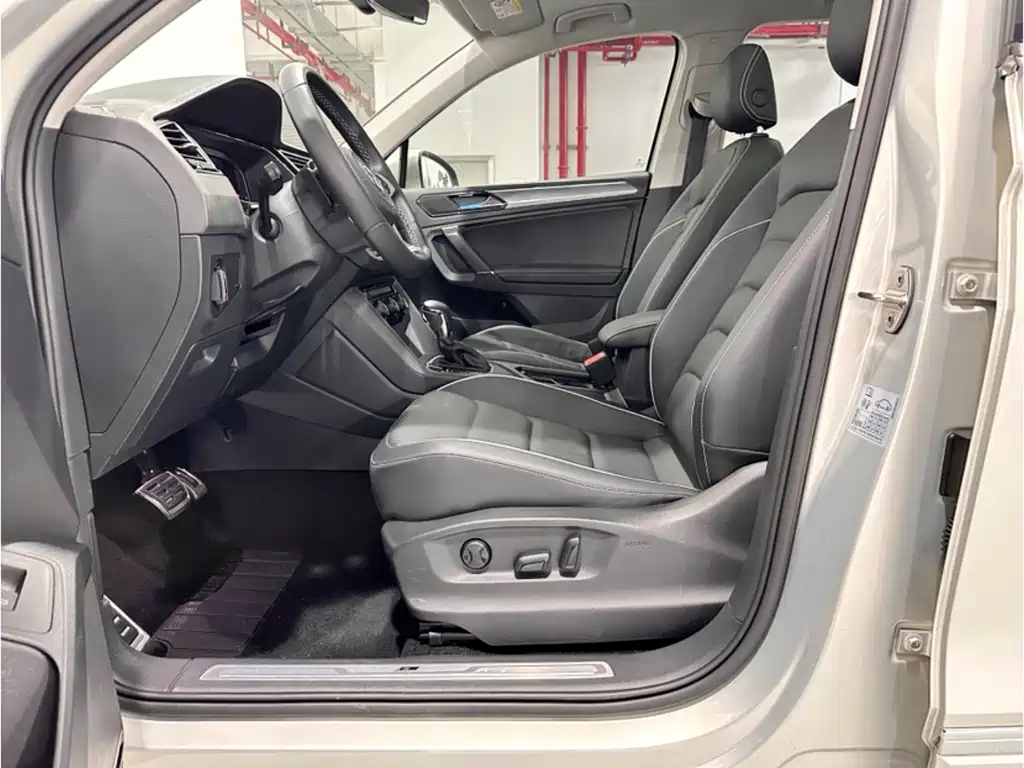 Volkswagen Tiguan L 2020 330TSI Automatic FWD R-Line Flagship Edition China VI