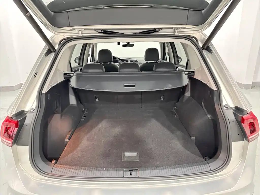 Volkswagen Tiguan L 2020 330TSI Automatic FWD R-Line Flagship Edition China VI