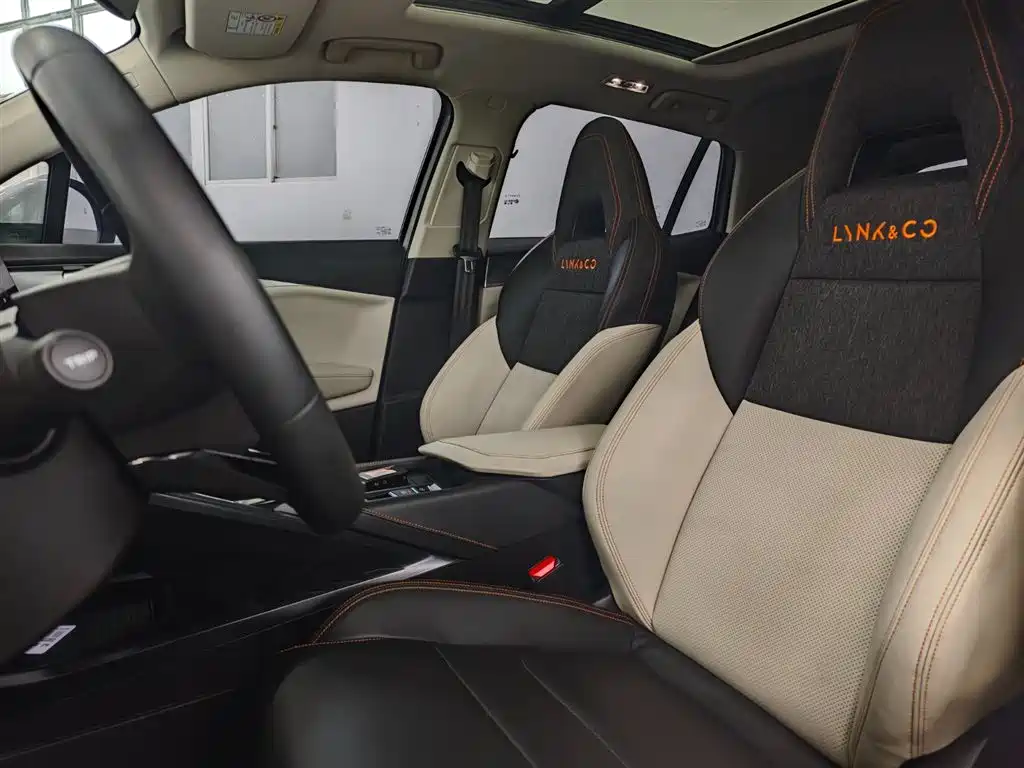 Lynk & Co 06 EM-P 2022 PHEV 84km Pro