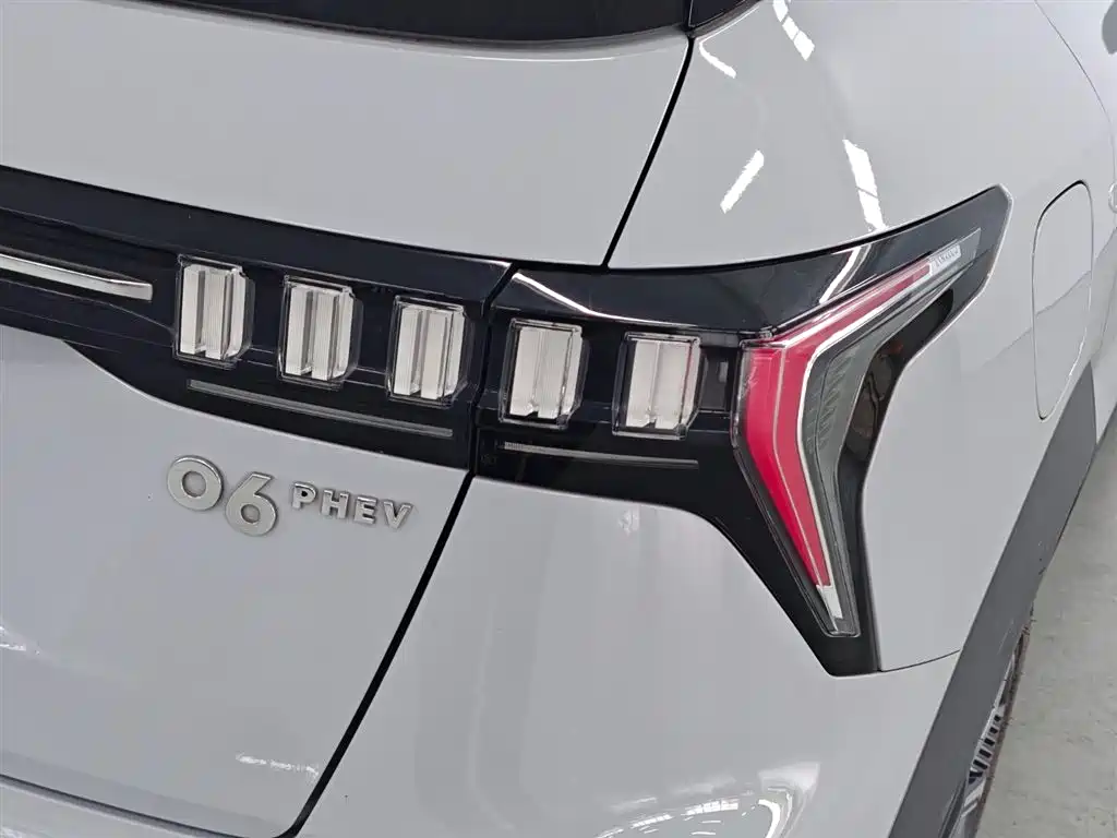 Lynk & Co 06 EM-P 2022 PHEV 84km Pro