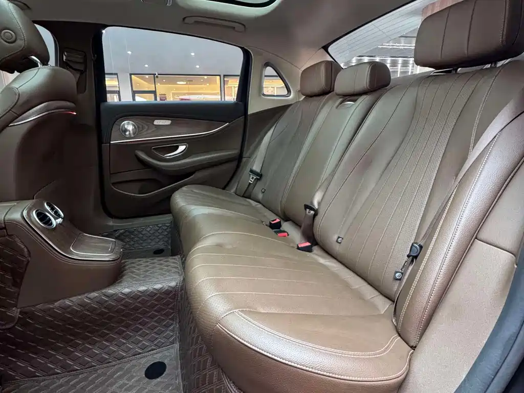 Mercedes-Benz E-Class 2022 E 260 L