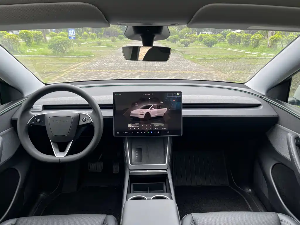 Model Y 2025 Rear-Wheel Drive