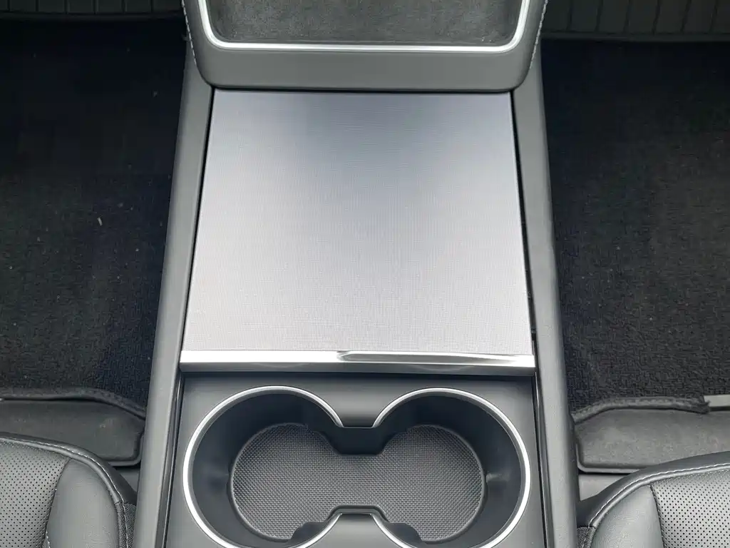Model Y 2025 Rear-Wheel Drive