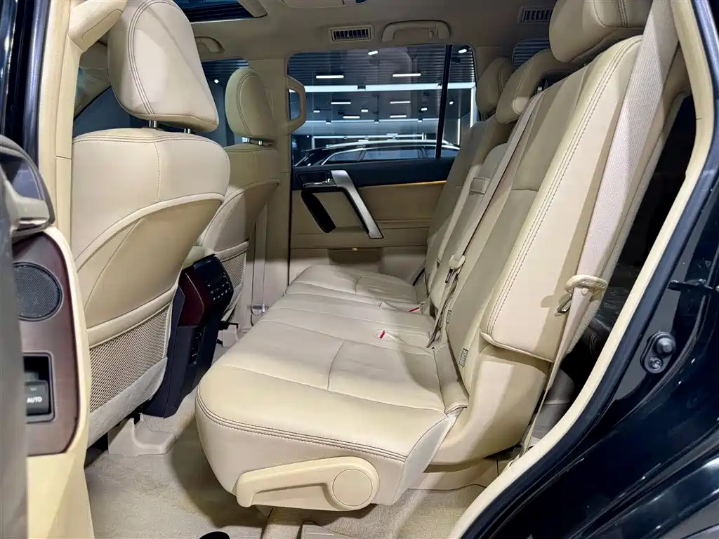 Prado 2014 4.0L Automatic VX NAVI