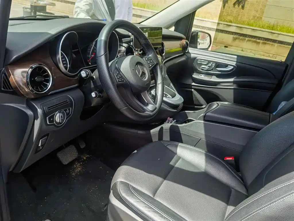 Mercedes-Benz V-Class 2020 V 260 Navigator Edition