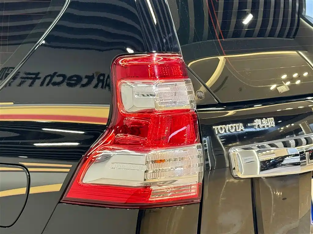 Prado 2014 4.0L Automatic VX NAVI