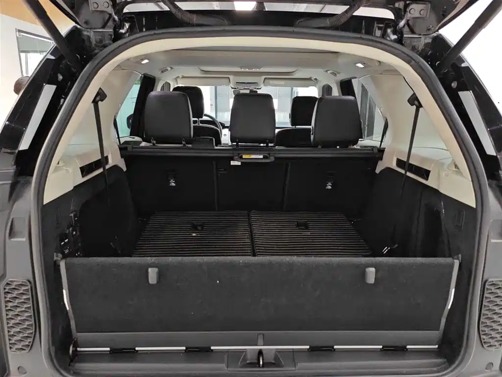 Land Rover Discovery 2021 360PS R-Dynamic S