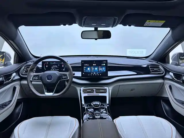 BYD Qin PLUS 2023 Champion Edition DM-i 120KM Leading Edition