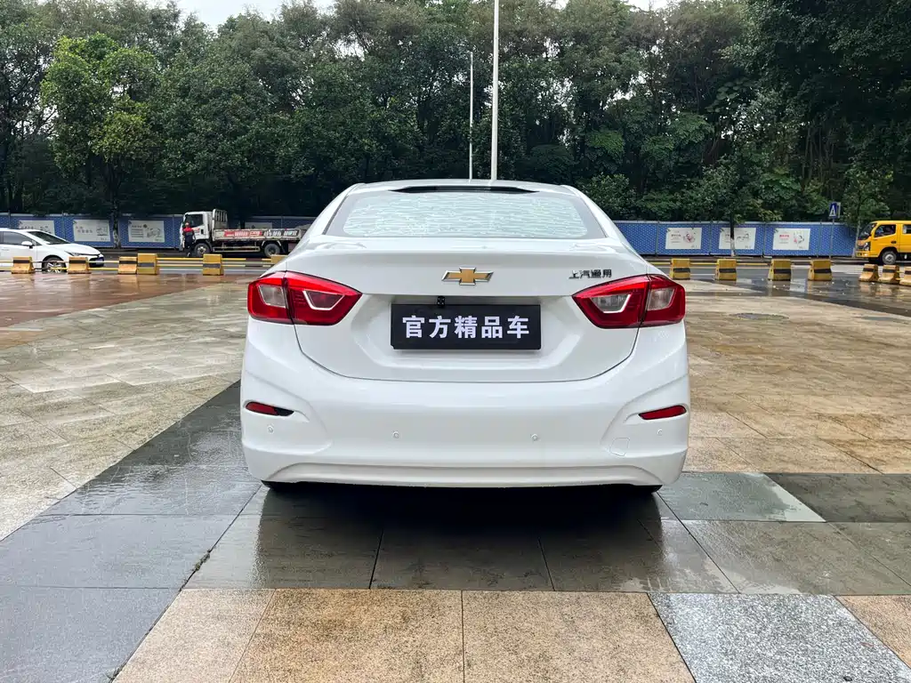 Chevrolet Cruze 2017 1.5L Auto Pioneer Sunroof Edition