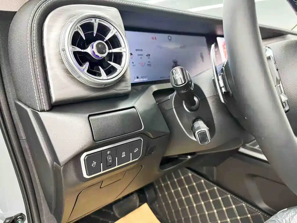 Tank 300 2024 2.0T Explorer