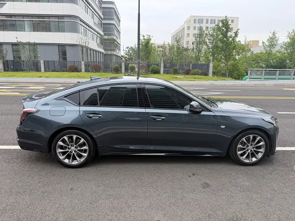 Cadillac CT5 2021 28T Leading Sport