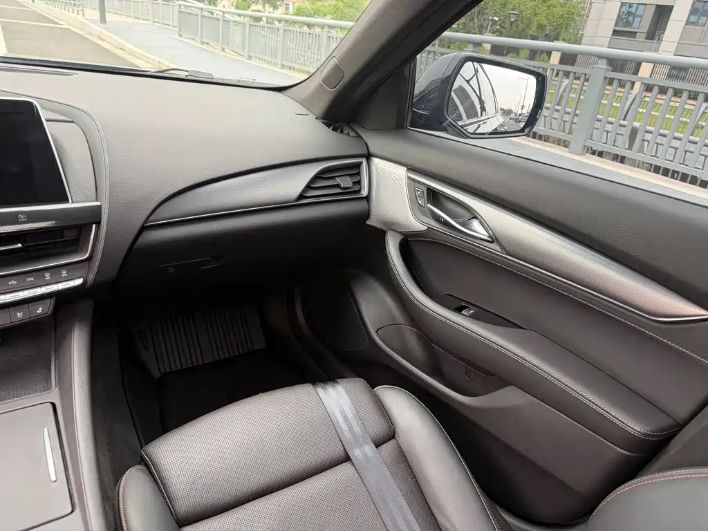 Cadillac CT5 2021 28T Leading Sport