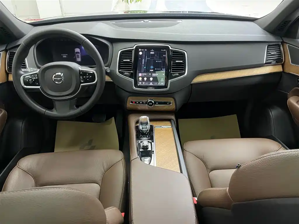 Volvo XC90 2024 B6 Momentum 7-Seater