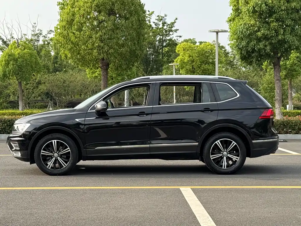 Tiguan L 2020 330TSI Automatic FWD Panorama Comfort Edition China VI