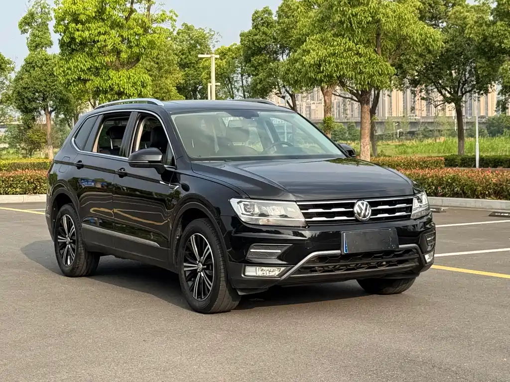Tiguan L 2020 330TSI Automatic FWD Panorama Comfort Edition China VI