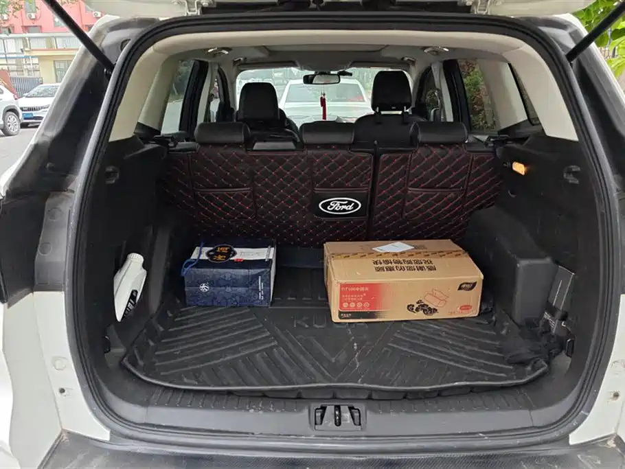 Ford Kuga 2019 EcoBoost 180 FWD Platinum Edition China VI