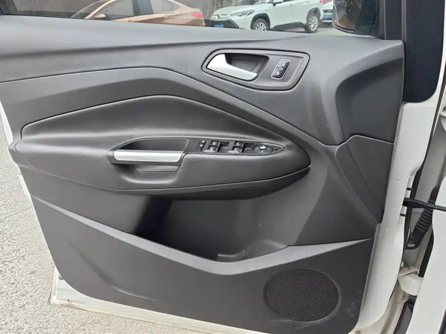 Ford Kuga 2019 EcoBoost 180 FWD Platinum Edition China VI