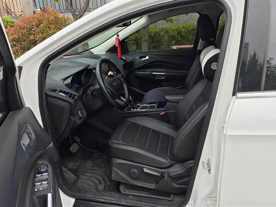 Ford Kuga 2019 EcoBoost 180 FWD Platinum Edition China VI