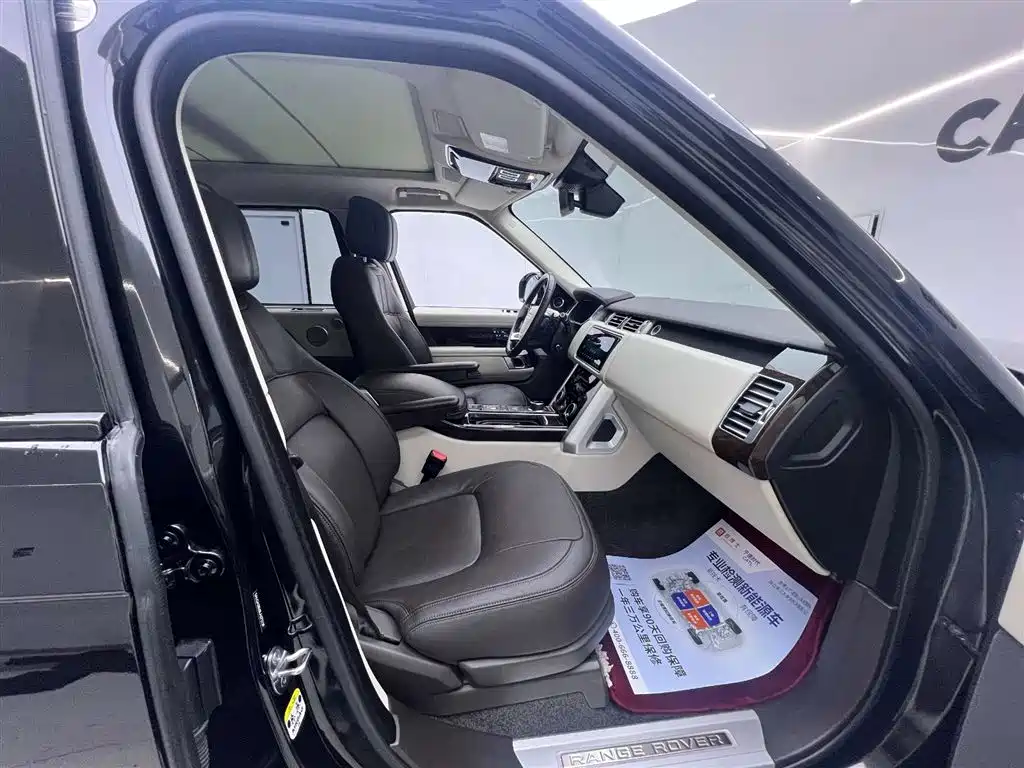 Range Rover 2020 3.0 L6 Heritage Extended Wheelbase Edition