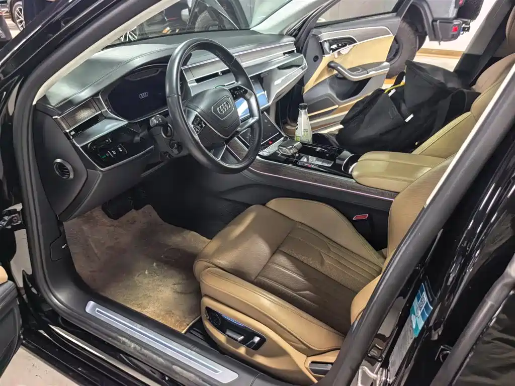 Audi A8L 55 TFSI quattro