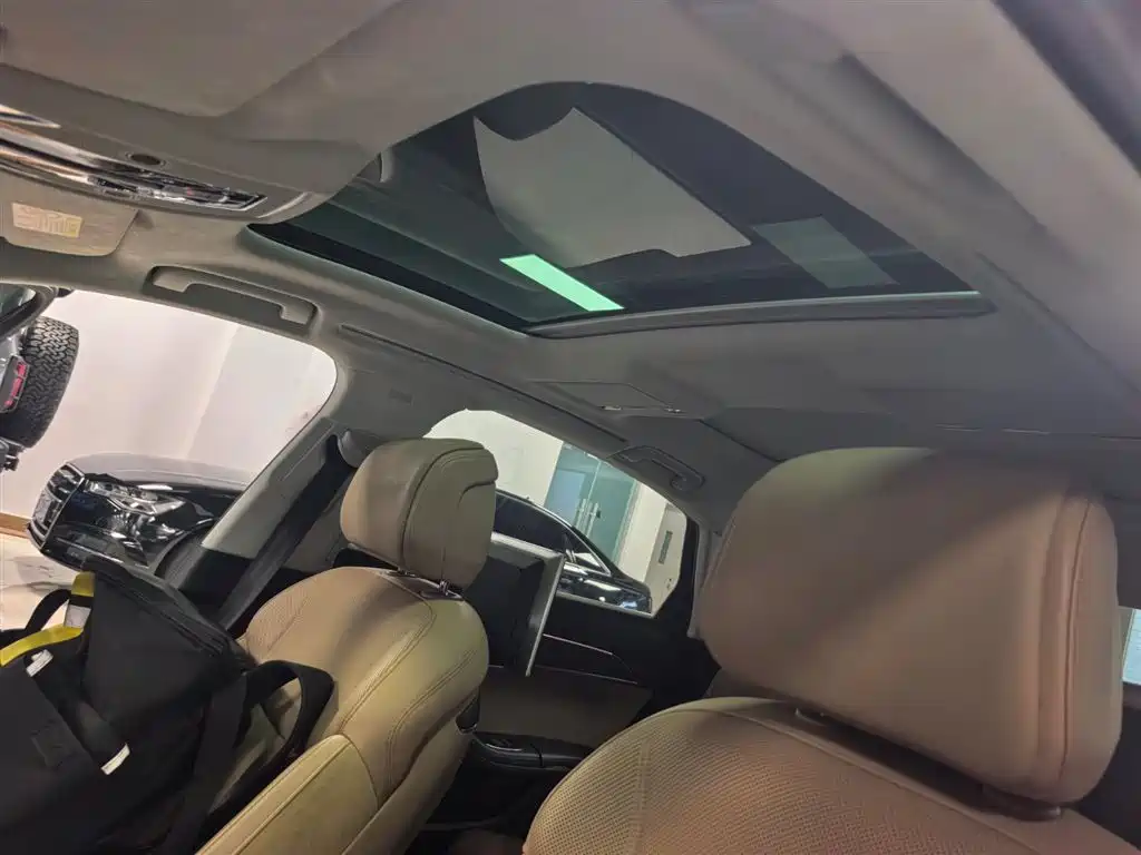 Audi A8L 55 TFSI quattro