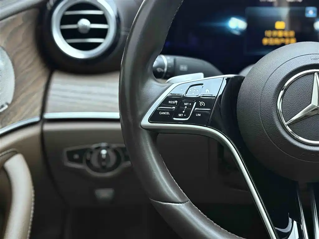Mercedes-Benz E-Class 2022 Facelift E 300 L Luxury