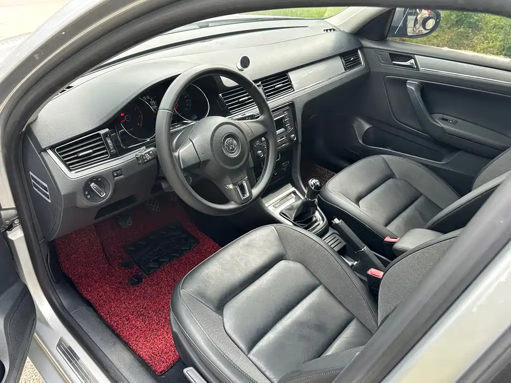 Volkswagen Bora 2014 1.6L Manual Comfort