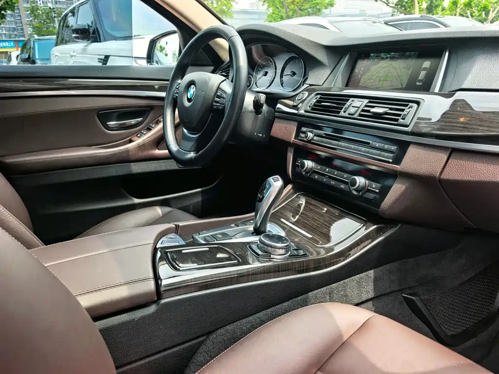 BMW 5 Series 2014 525Li Luxury Design Package
