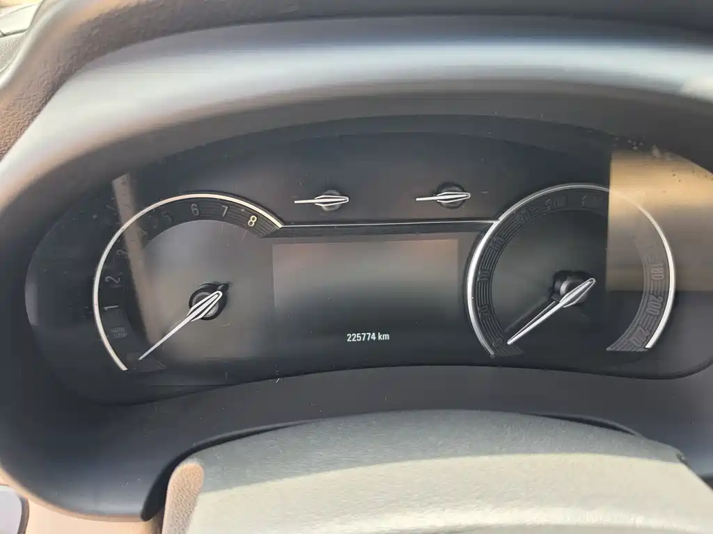 Buick GL8 2017 ES 28T Luxury Edition China V