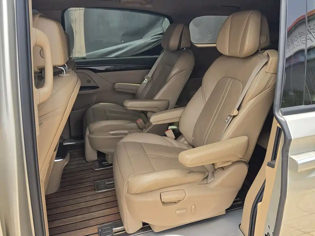 Buick GL8 2017 ES 28T Luxury Edition China V
