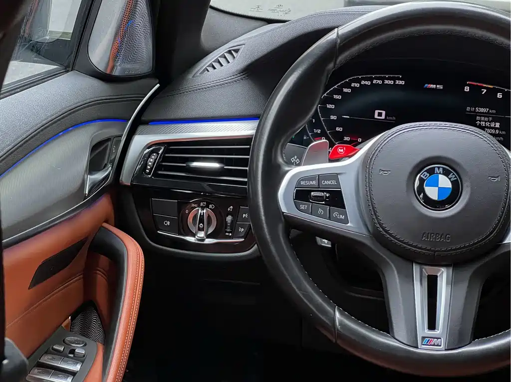 BMW M5 2021