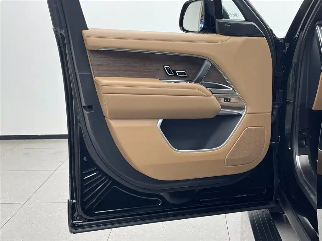 Range Rover 2023 Facelift 3.0 L6 400PS Autobiography LWB