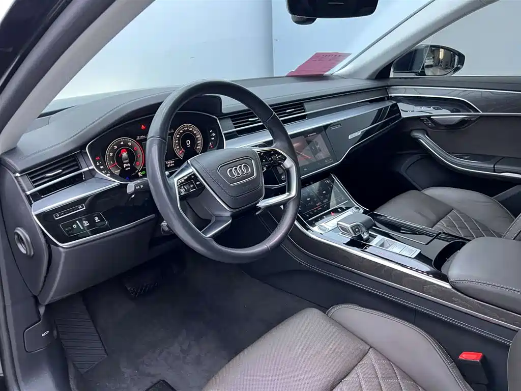 Audi A8L 50 TFSI quattro Selection Plus