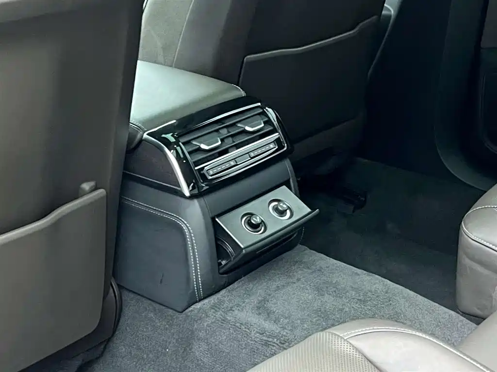 Audi A8L 50 TFSI quattro Selection Plus