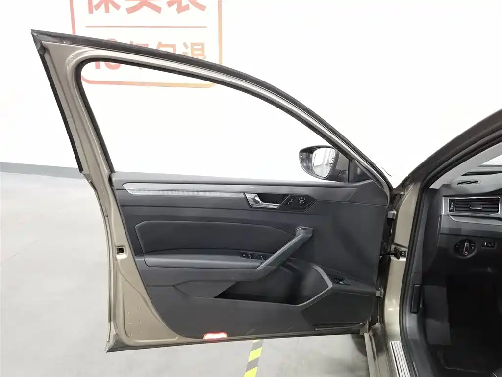 Volkswagen Passat 2017 330TSI DSG Zunrong Edition