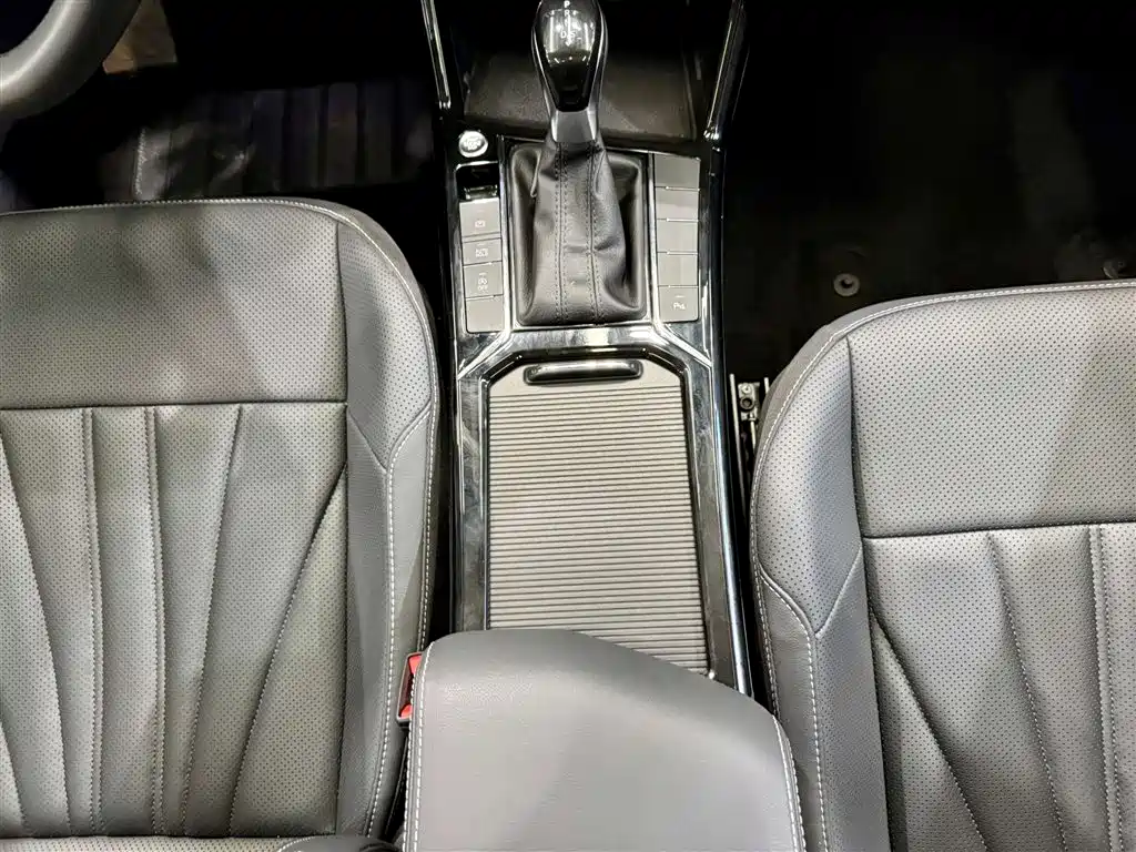 Passat 2025 Outstanding Edition 380TSI Longteng Edition