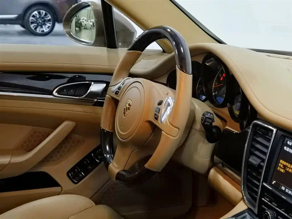Porsche Panamera 2014 Panamera 4 3.0T