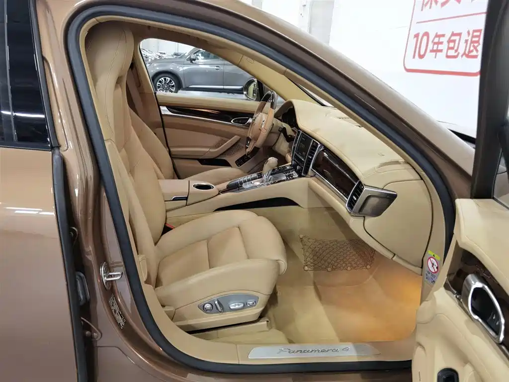 Porsche Panamera 2014 Panamera 4 3.0T