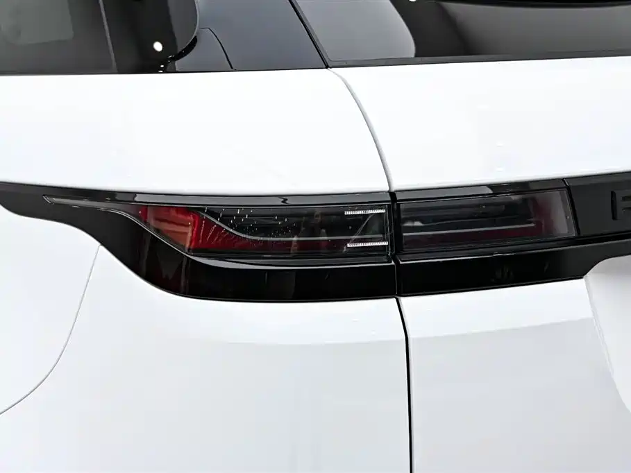 2024 Range Rover Evoque L SE