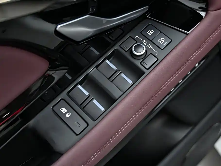 2024 Range Rover Evoque L SE